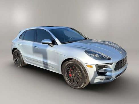 Used 2017 Porsche Macan GTS AWD/4WD image 3