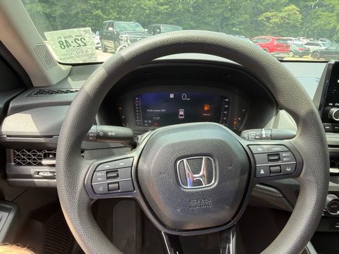 Used 2025 Honda Accord SE image 26