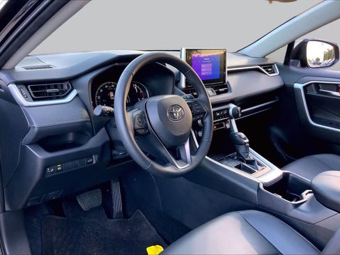 Used 2025 Toyota RAV4 XLE Premium FWD image 18