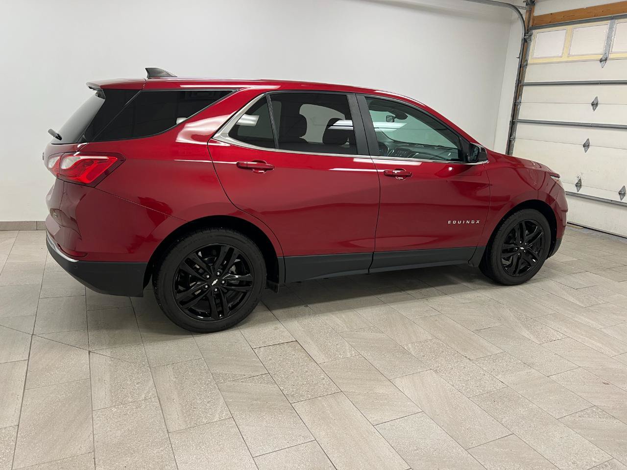 Used 2021 Chevrolet Equinox LT FWD image 13