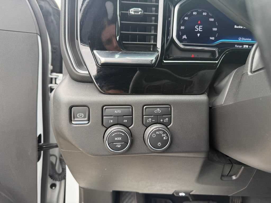 Used 2024 Chevrolet Silverado 1500 LT AWD/4WD image 34