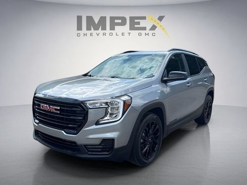 Used 2024 GMC Terrain SLE w/ Driver Convenience Package FWD image 1