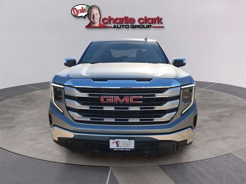 New 2026 GMC Sierra 1500 SLE w/ Preferred Package image 8