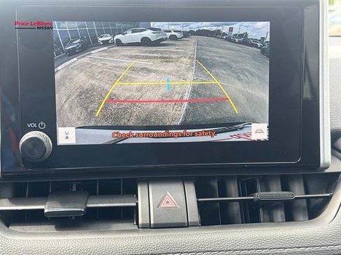Used 2025 Toyota RAV4 XLE FWD image 25