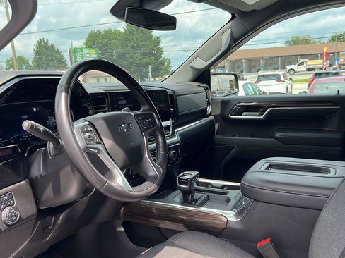 Used 2022 Chevrolet Silverado 1500 RST AWD/4WD image 10