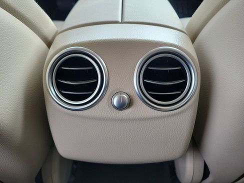 Used 2022 Mercedes-Benz GLC 300 4MATIC w/ Premium Package Lite image 18