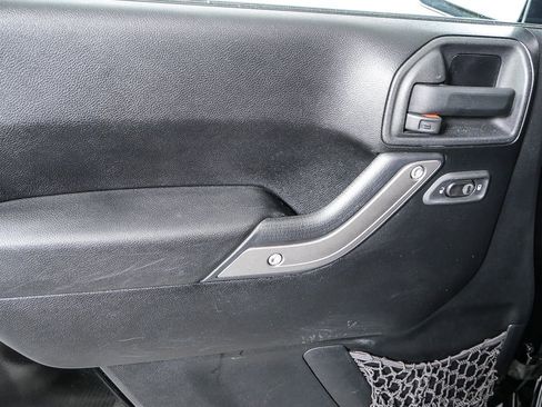 Used 2012 Jeep Wrangler Unlimited Sport image 8