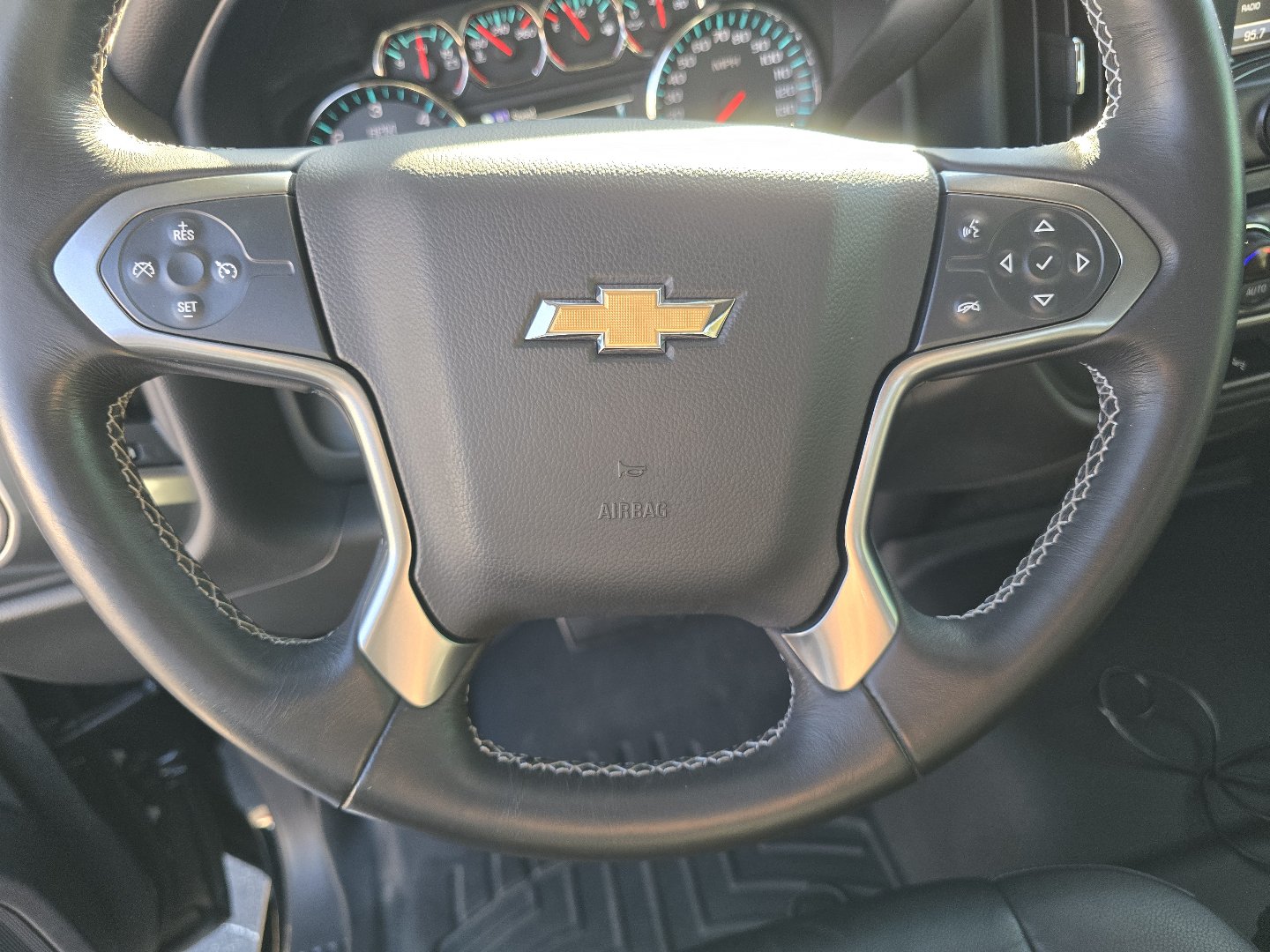 Certified 2018 Chevrolet Silverado 1500 LT w/ All Star Edition AWD/4WD image 34