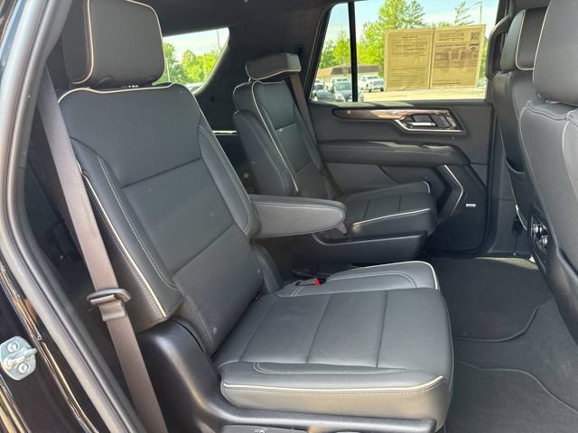Certified 2025 GMC Yukon Elevation w/ LPO, Elevation Black Package AWD/4WD image 11
