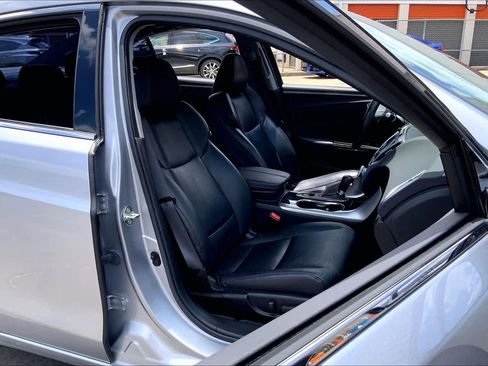 Used 2020 Acura TLX w/ Technology Package FWD image 9