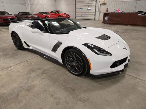 Used 2017 Chevrolet Corvette Z06 image 8