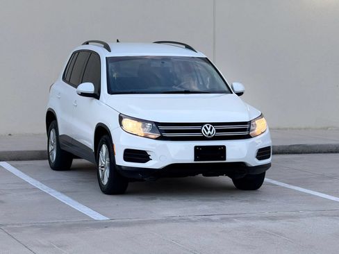 Used 2017 Volkswagen Tiguan Limited w/ Premium Package AWD/4WD image 9