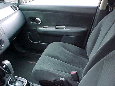 Used 2011 Nissan Versa 1.8 S w/ Plus Pkg image 15