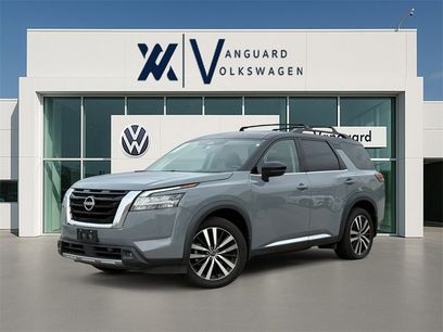 Used 2023 Nissan Pathfinder Platinum w/ Lighting Package (N92)