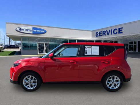Used 2023 Kia Soul S FWD image 5