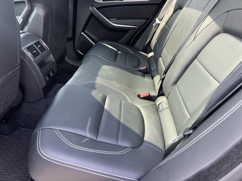 Certified 2025 Jaguar F-PACE R-Dynamic S image 38