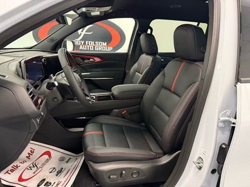 New 2026 Chevrolet Traverse RS image 12