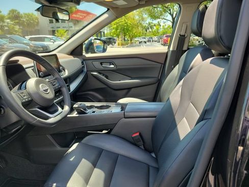 Used 2023 Nissan Rogue SV w/ SV Premium B Package FWD image 15