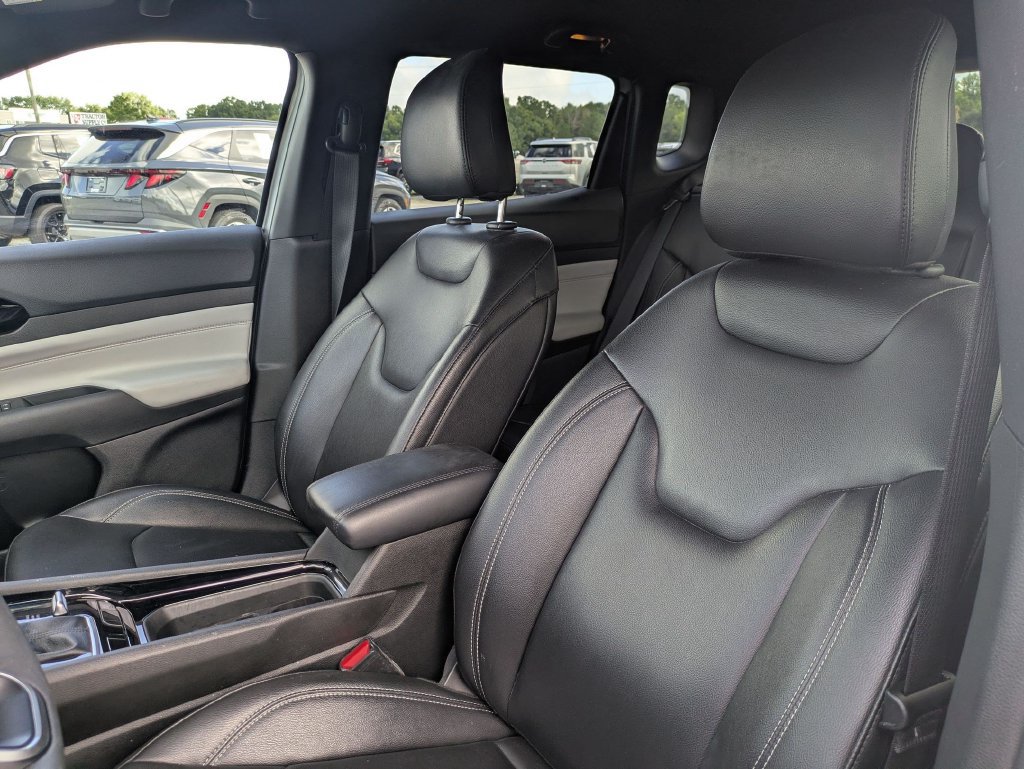 Used 2025 Jeep Compass Limited AWD/4WD image 15