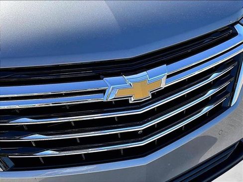 Used 2024 Chevrolet Equinox Premier FWD image 27