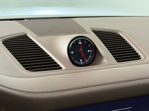 Used 2023 Porsche Cayenne S image 21