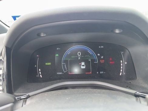 Used 2025 Toyota Camry SE w/ Convenience Package FWD image 8