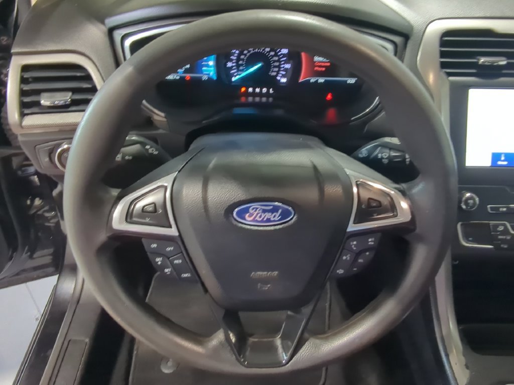 Used 2020 Ford Fusion SE FWD image 27