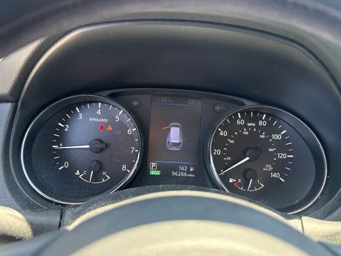 Used 2018 Nissan Rogue SV w/ Premium Package AWD/4WD image 24