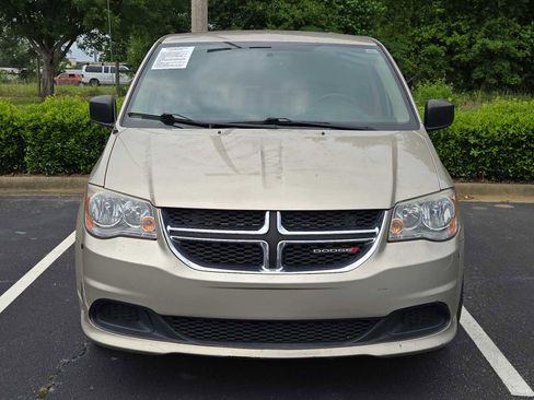 Used 2016 Dodge Grand Caravan SE w/ Quick Order Package 29E SE FWD image 3