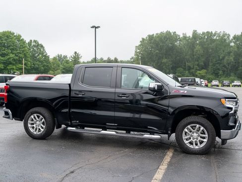 Used 2024 Chevrolet Silverado 1500 LT AWD/4WD image 5