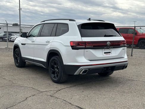 New 2026 Volkswagen Atlas Peak Edition image 3