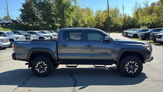 Used 2022 Toyota Tacoma TRD Off-Road AWD/4WD image 5