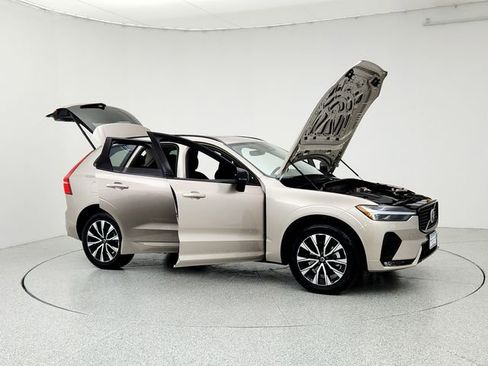 New 2025 Volvo XC60 B5 Core w/ Protection Package Premier image 10
