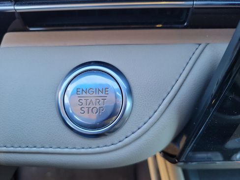 Used 2024 Lincoln Nautilus Reserve w/ Equipment Group 202A image 13