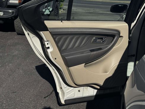 Used 2010 Ford Taurus SEL FWD image 11