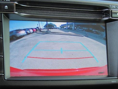 Used 2017 Toyota RAV4 LE image 15