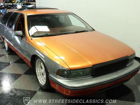 Used 1992 Oldsmobile Custom Cruiser RWD image 15