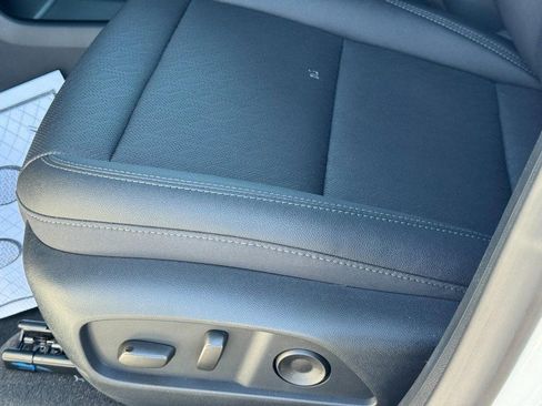 New 2026 Chevrolet Equinox LT w/ Convenience Package II image 30