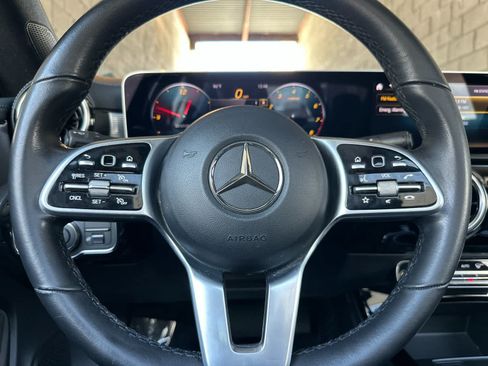 Used 2020 Mercedes-Benz CLA 250 image 22