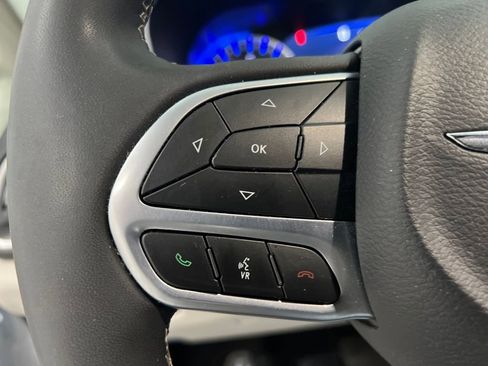 Used 2024 Chrysler Pacifica Touring-L image 55