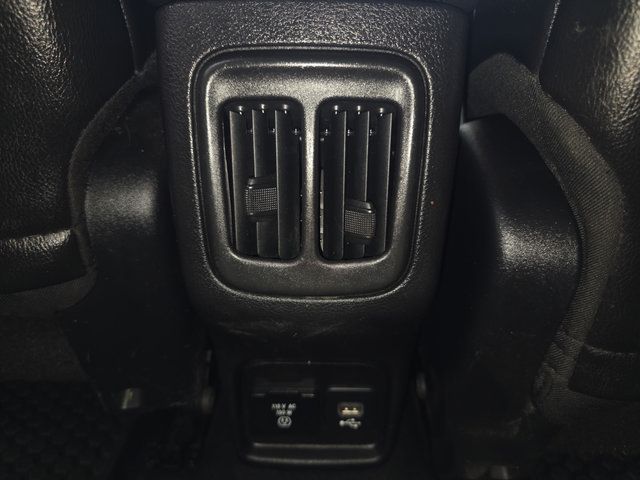 Used 2019 Jeep Compass Latitude w/ Cold Weather Group AWD/4WD image 27