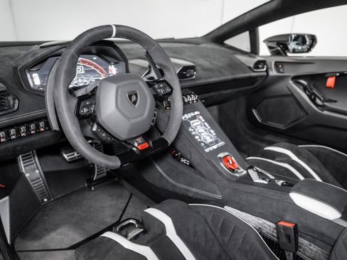 Used 2023 Lamborghini Huracan STO RWD image 17
