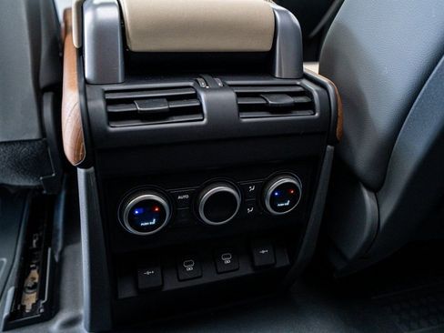 Used 2022 Land Rover Defender 90 X-Dynamic S image 58