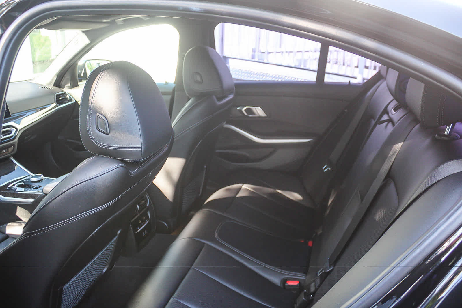 Used 2023 BMW 330i Sedan w/ M Sport Package RWD image 17