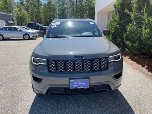 Used 2022 Jeep Grand Cherokee Laredo X AWD/4WD image 3
