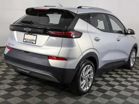 Used 2023 Chevrolet Bolt EUV LT w/ Comfort Package FWD image 14