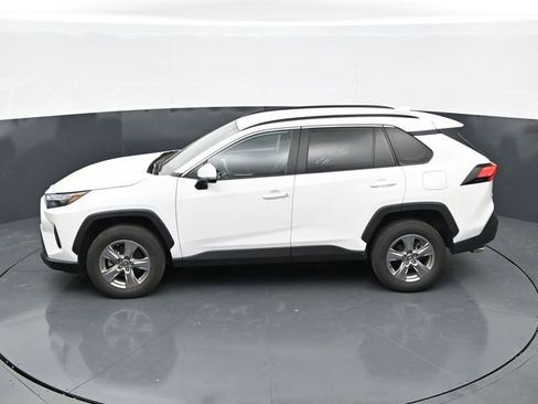 Used 2024 Toyota RAV4 XLE FWD image 31