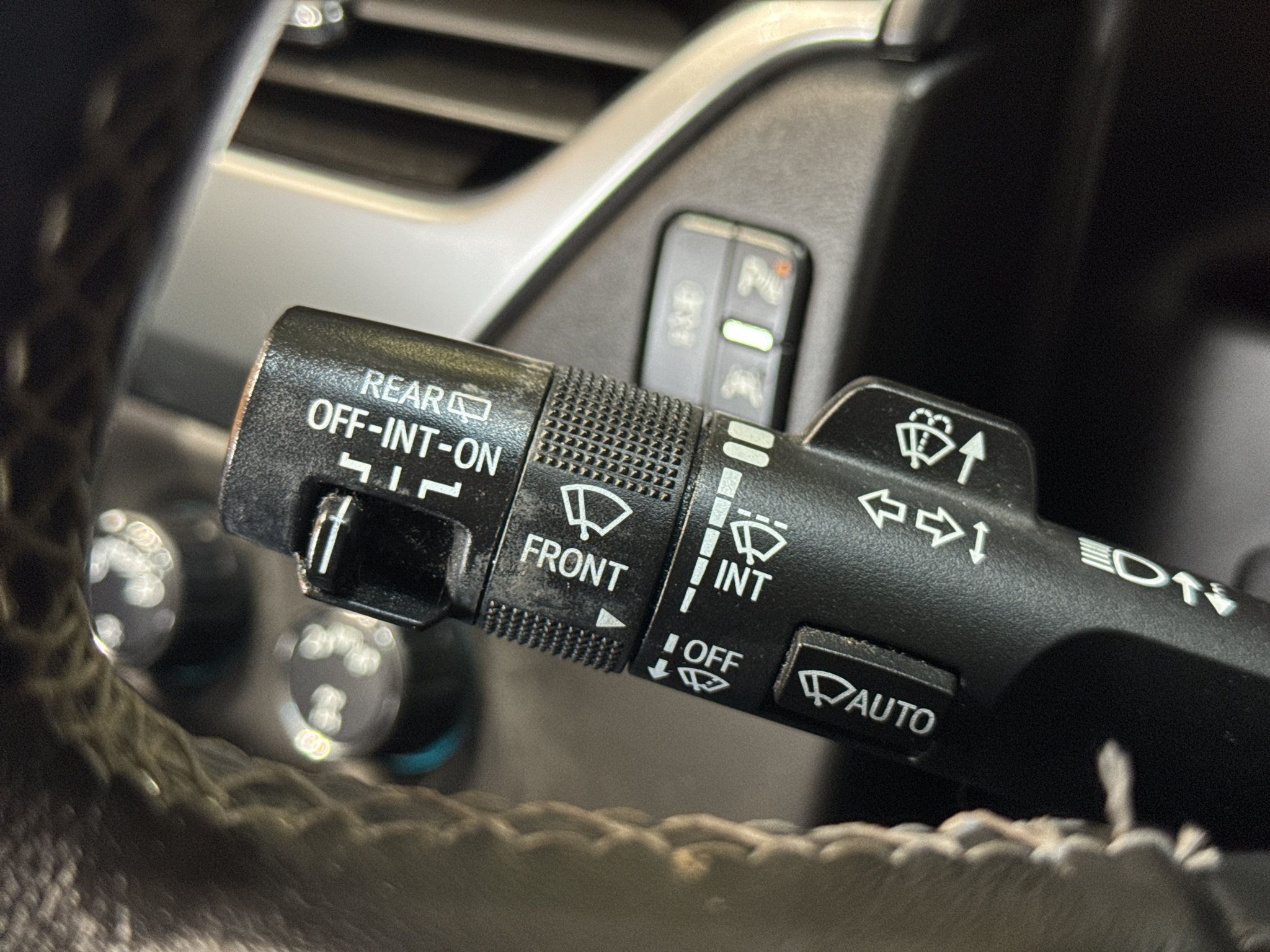 Used 2020 Chevrolet Suburban LT AWD/4WD image 25