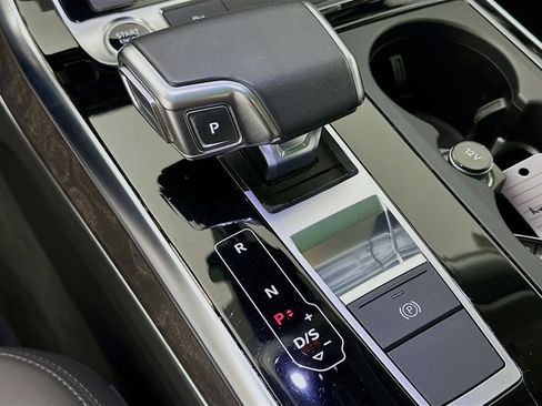 Used 2022 Audi Q8 Premium AWD/4WD image 28