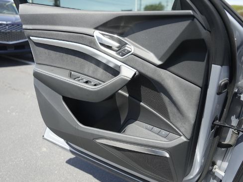 Certified 2023 Audi e-tron S Prestige image 18